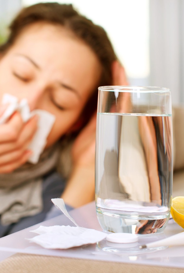 سيلان الانف و الصداع من اعراض الحساسية في الخريف