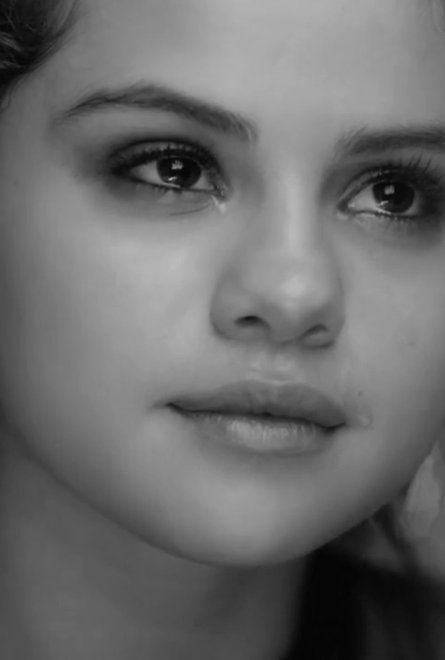 سيلينا جوميز Selena Gomez تخطط لكتابة كتاب يحكي أسرار أصدقائها المشاهير