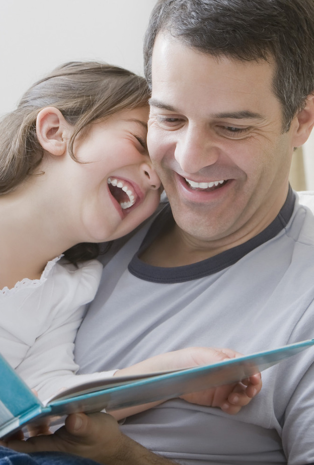 شاركو اطفالكم القصص بالمناقشة  والضحك و الاسئلة 