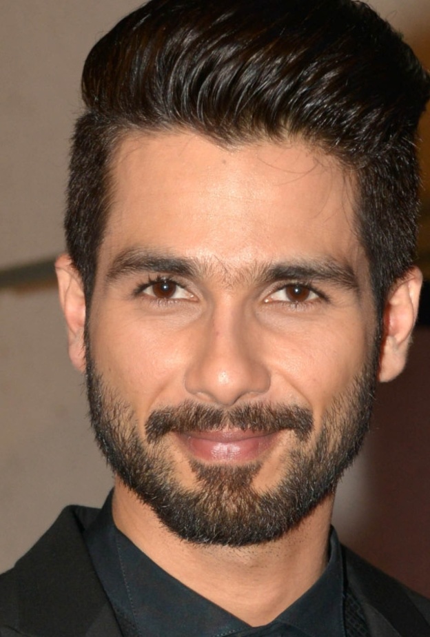 لماذا لم يظهر شاهيد كابور في صور مشتركة مع كارينا كابور؟