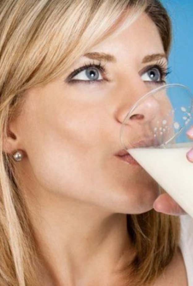 شرب الحليب افضل طريقه للوقايه من تسوس الاسنان