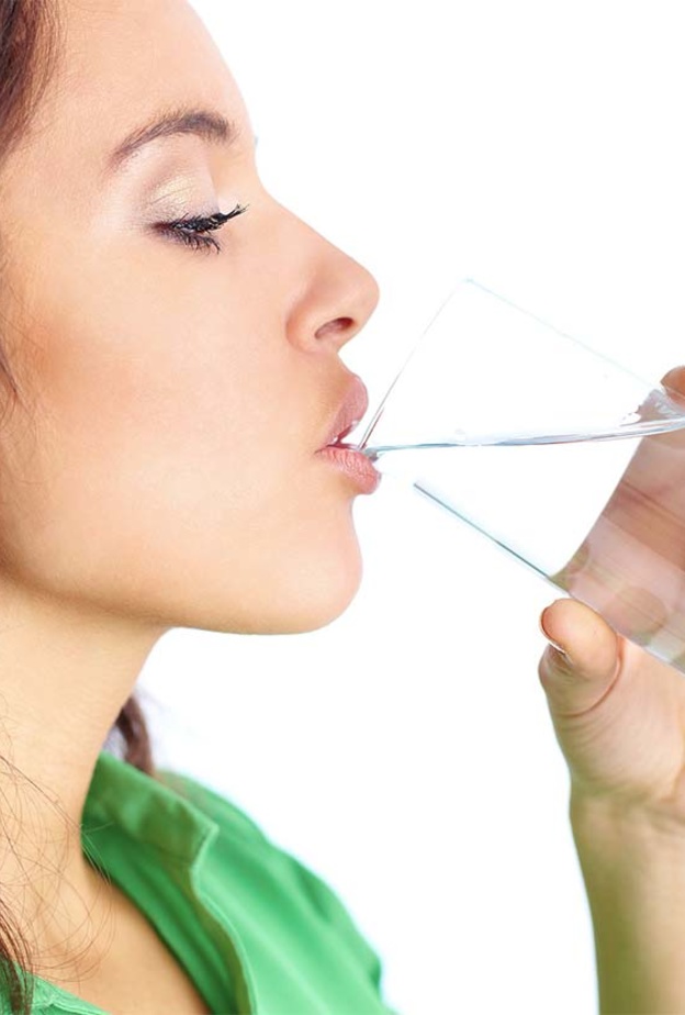 شرب الماء اهم خطوات التخلص من السيلوليت