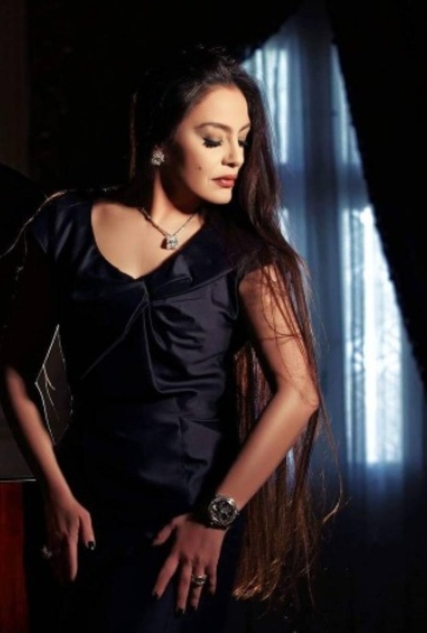 شريهان بالشعر الطويل