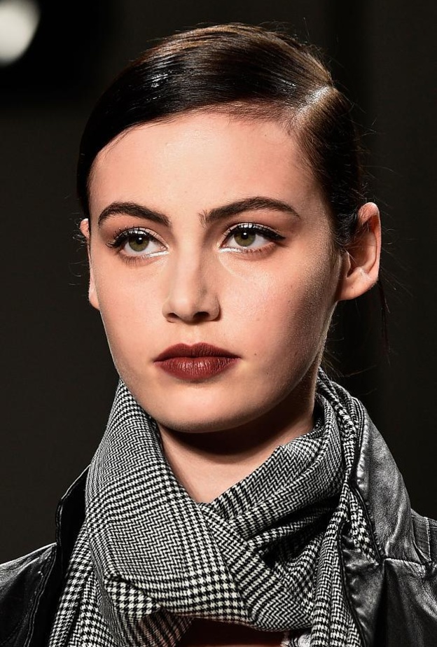 شفايف بنية ولماعة