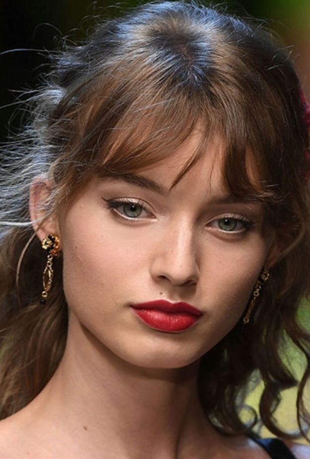 صور مكياج عرايس مع الشفايف الحمراء