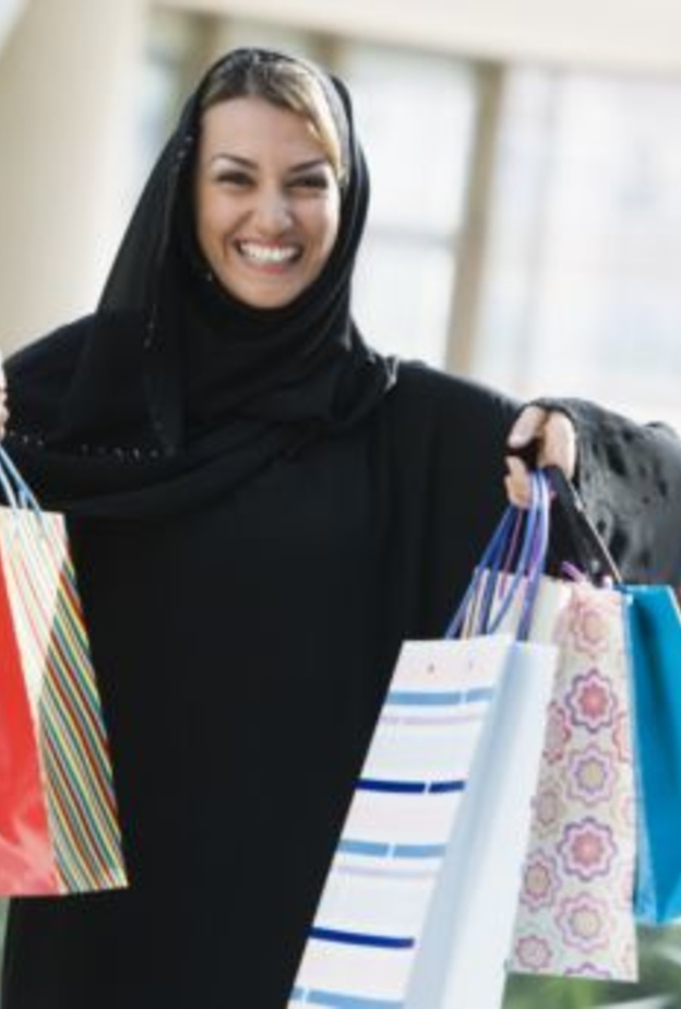 عيد الأضحى "مظلوم" باختيارات "لبس العيد" للسعوديات 