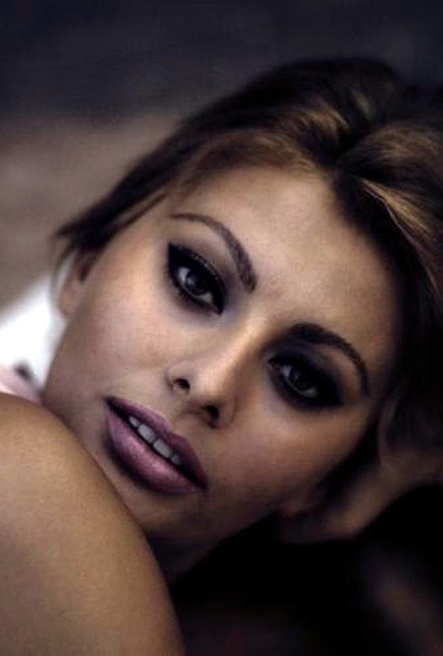 صوفيا تتذكر أجمل ايام حياتها