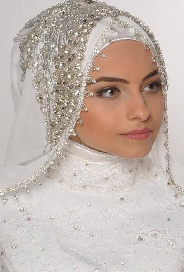 طرحة من الشيفون مشكوكة بالخرز 