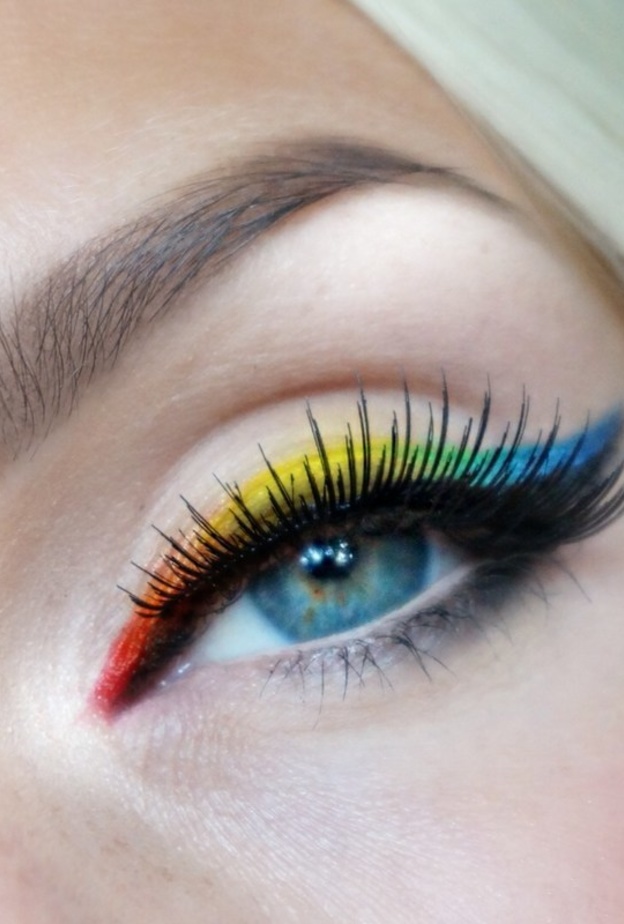 طريقة مختلفة لوضع آيلاينر الألوان