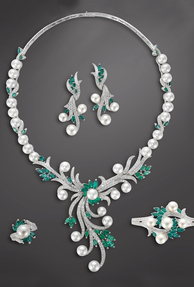 طقم مجوهرات من معوض