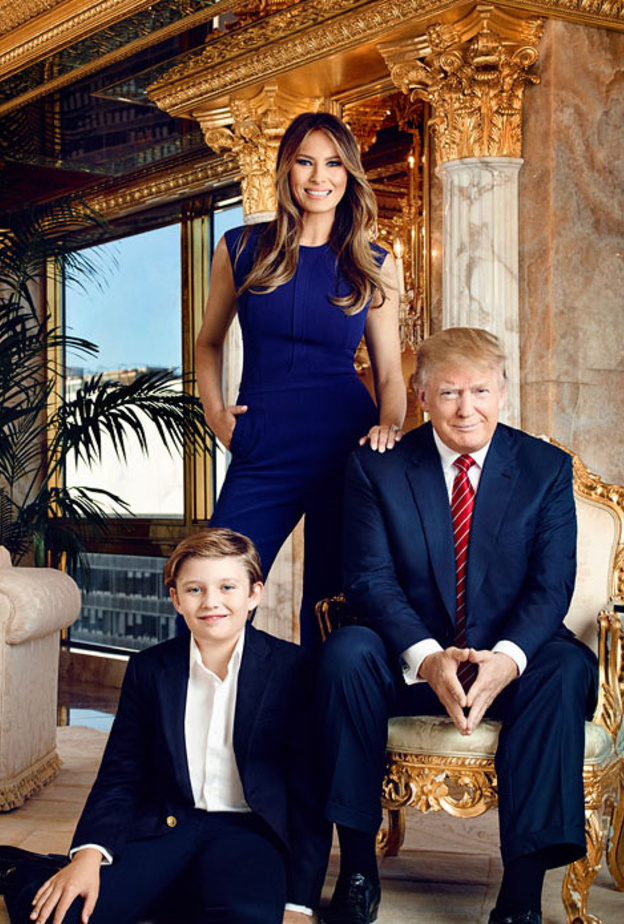 عائلة ترامب من زوجته الأخيرة في منزلهما في منهاتن