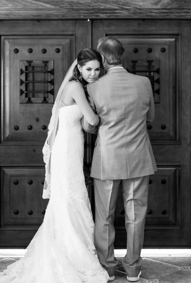 عادات يتبعها والد العروس في حفل الزفاف عليك أن تتمسك بها