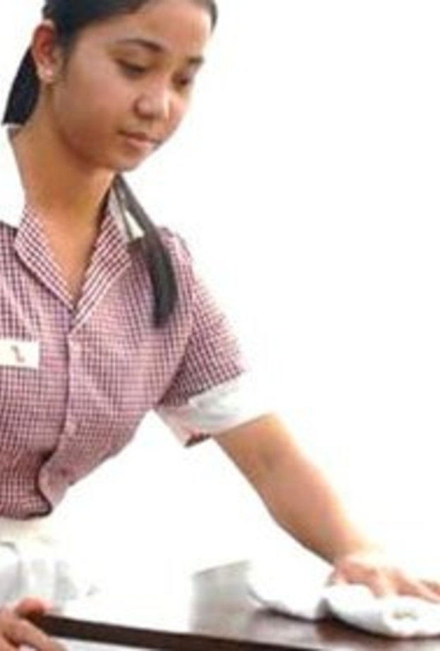 عاملة منزلية