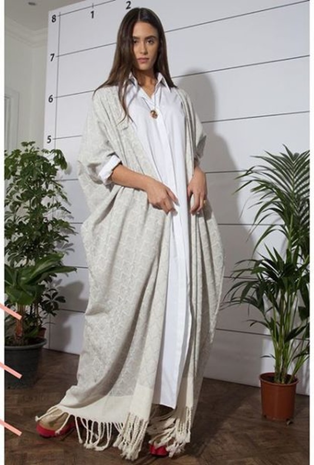 عباية من تصميم thirteenonine القطرية