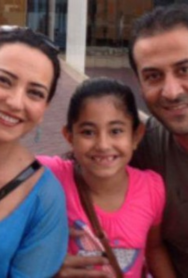 عبد المنعم عمايري و امل عرفة و اولادهم