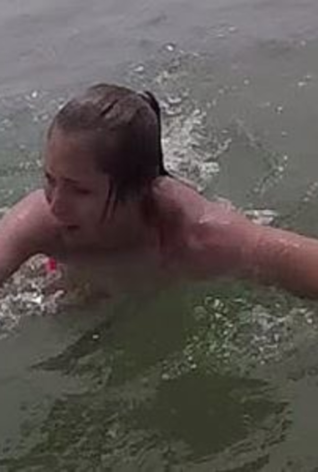 عصا السيلفي أنقذت حياتها