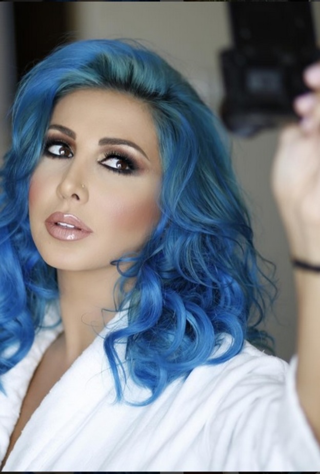 عصرية الشعر الأزرق مع جويل ماردينيان