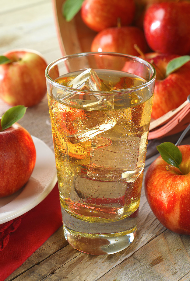 عصير التفاح قبل النوم سيساعدك في تنظيف الكبد