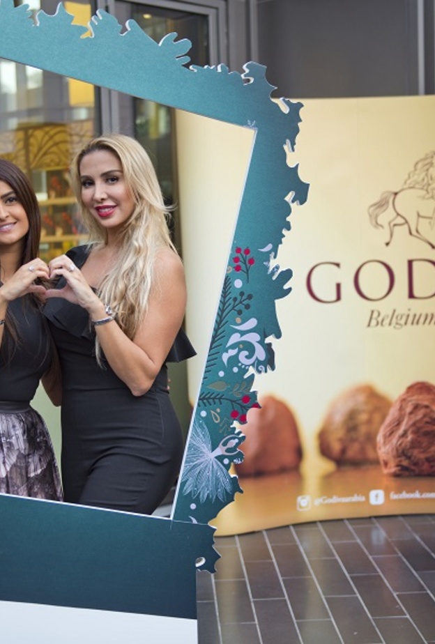 جويل وعلا الفارس