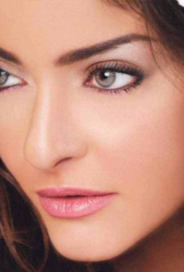 كاميليا وشقيقتها الصغرى فريدة