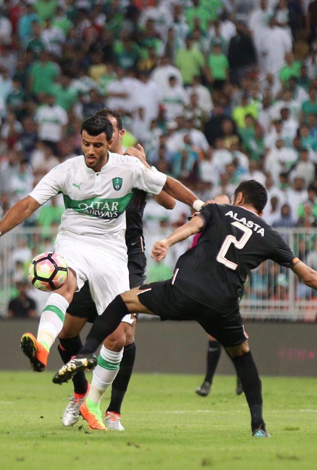 عمر السومة يبتعد بصدارة هدافي الدوري السعودي