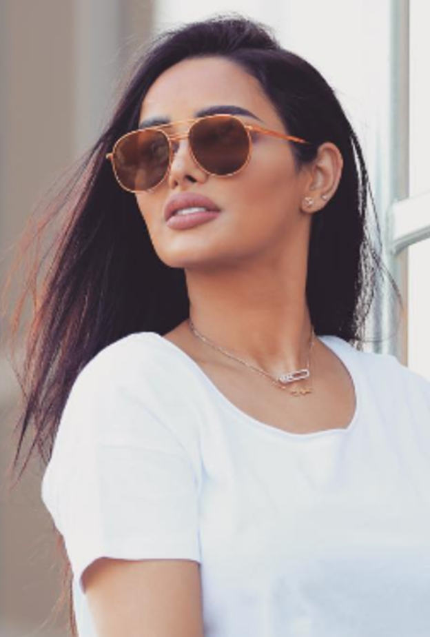 مكياج ناعم لعهود العنزي وطلة صيفية عصرية