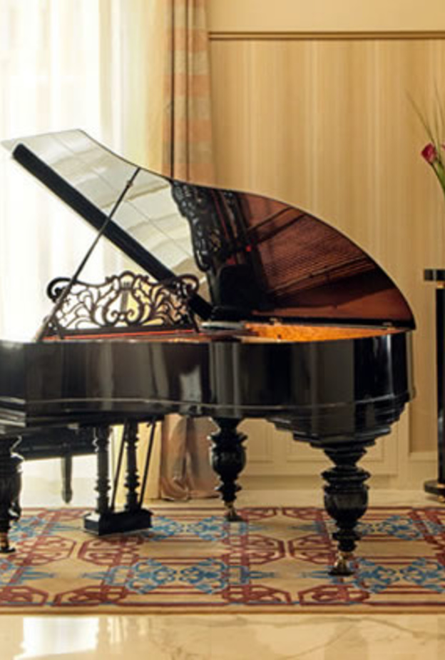 غرفة الموسيقى في بيلموند سان بطرسبرغ