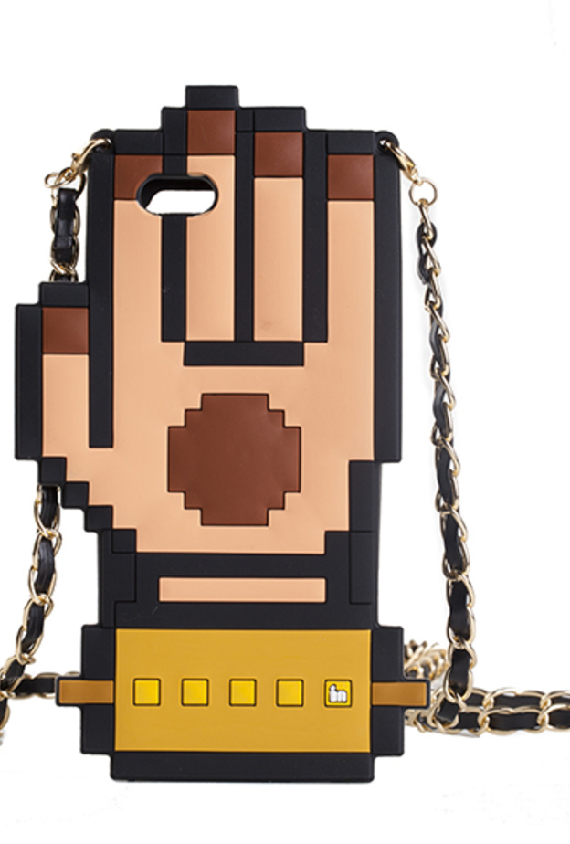 غطاء لجواز السفر مرسوم عليه صقر