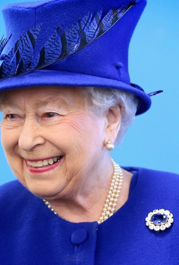 غياب ملكة بريطانيا المتواصل يثير الشكوك حول وفاتها