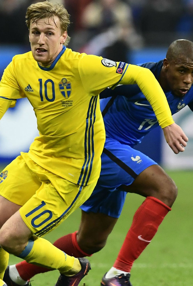 فرنسا تهزم السويد وتنفرد بصدارة المجموعة