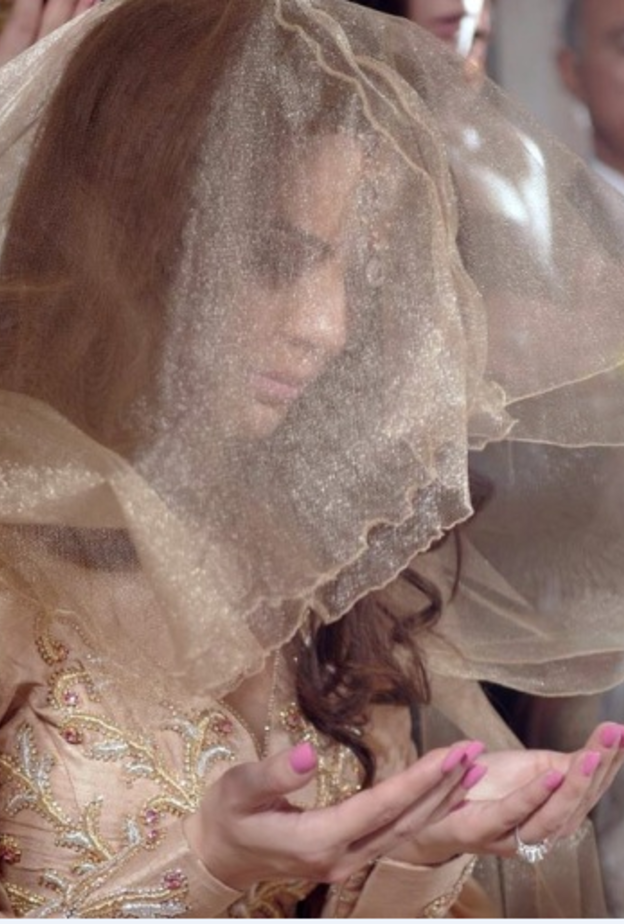 لماذا لا تحب النجمات الحديث عن الزيجة الوحيدة في حياتهن؟