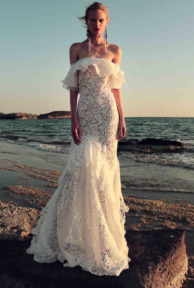 فساتين زفاف بدون اكتاف من مجموعة Costarellos لخريف 2017