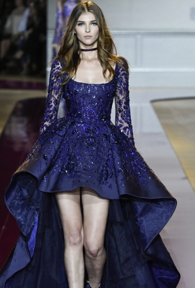 فستان باللون الكحلي من زهير مراد