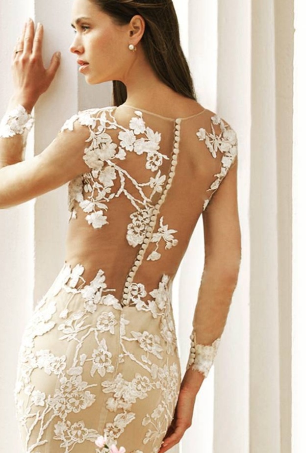 فستان زفاف أنيق مع demetriosksa