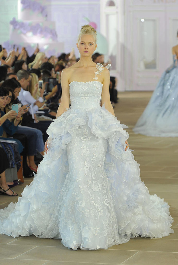 فستان زفاف بذيل طويل من انيس دي سانتو Ines Di Santo لخريف 2017