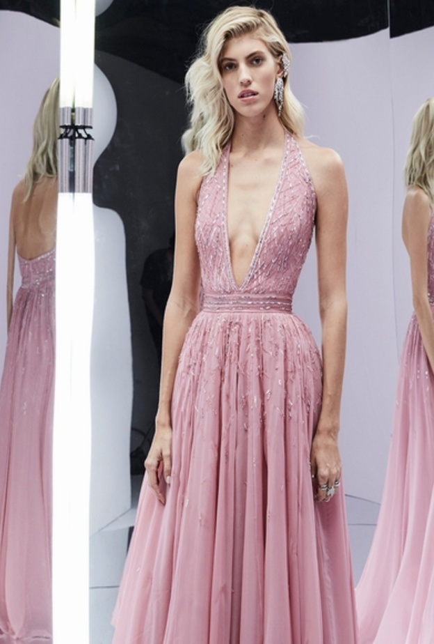 فستان زهري من زهير مراد للخطوبة