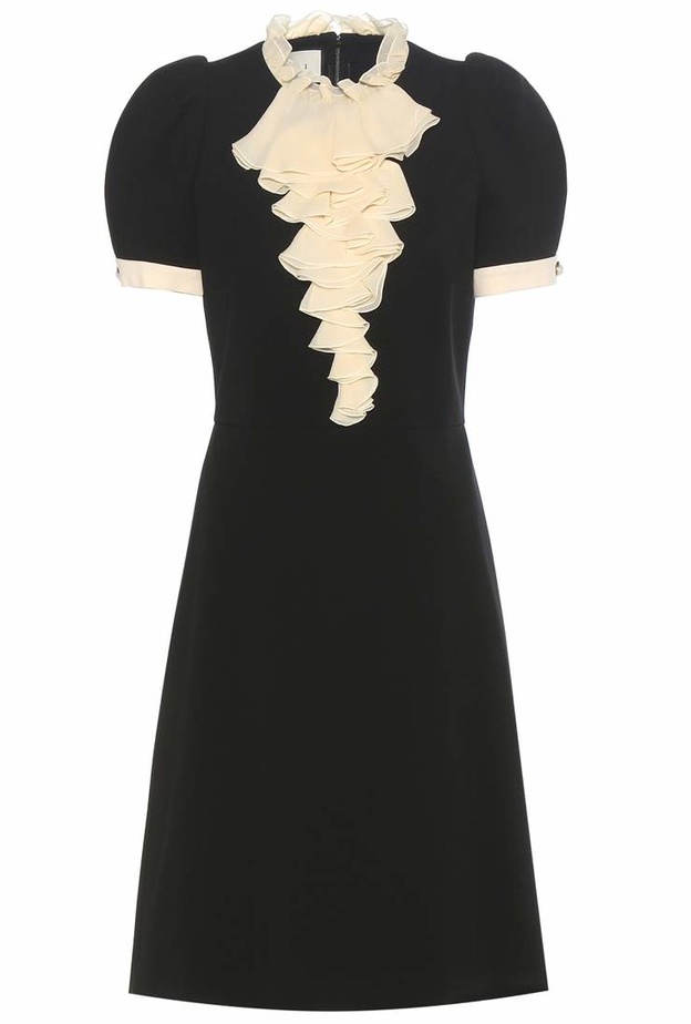 فستان شتاء 2017 بأقمشة الكريب والزخرفات الناعمة من برادا PRADA