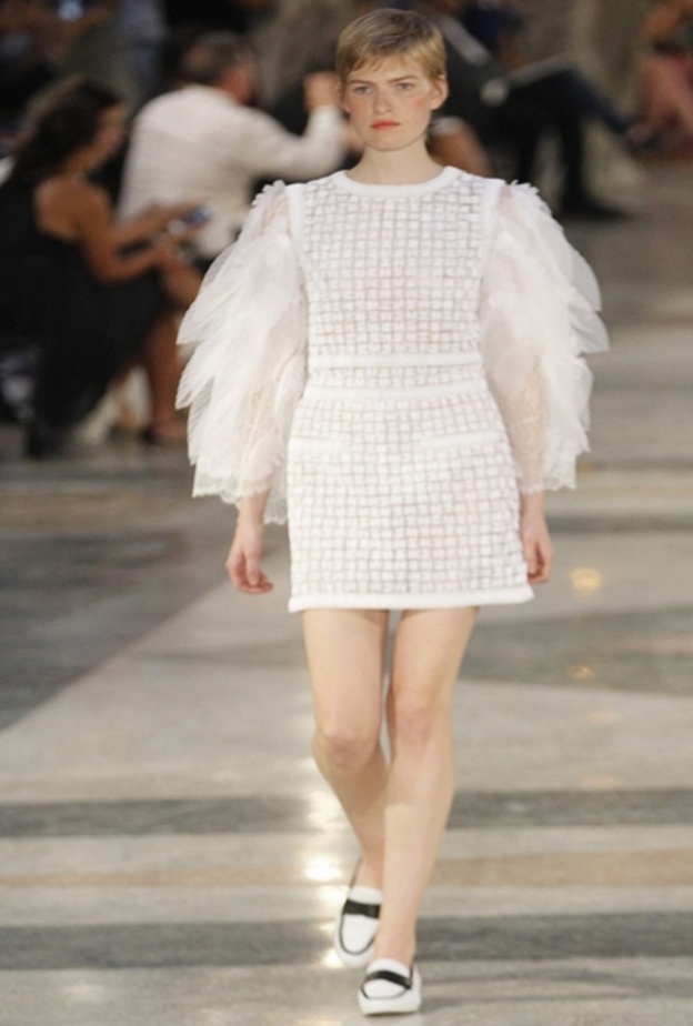 فستان مميّز لإحتفالات آخر العام من شانيل