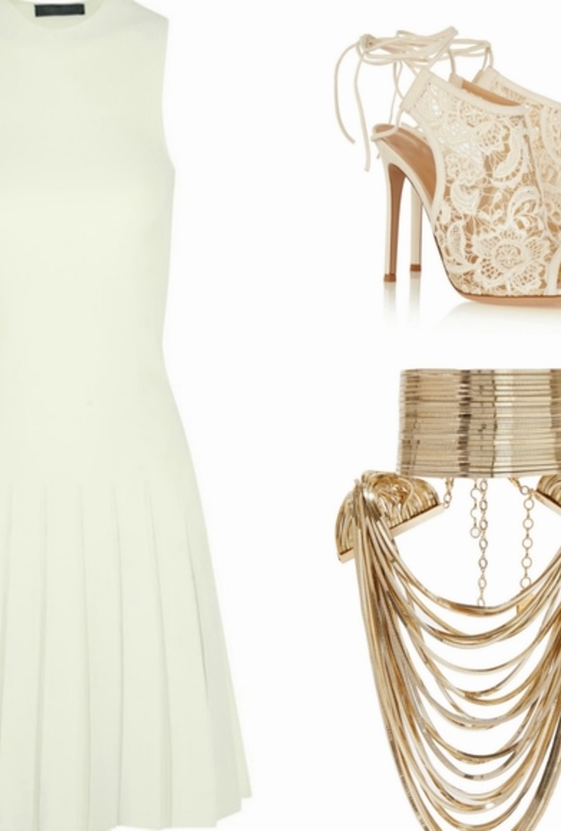 تنورة ميدي وتوب من Roksanda وفولار من فالتينو