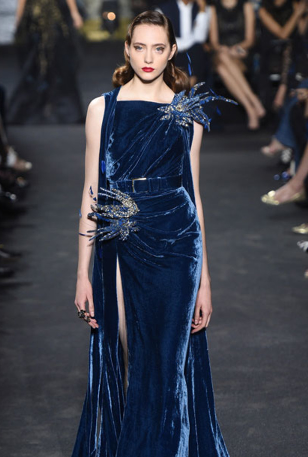 فستان مخمل باللون الكحلي 