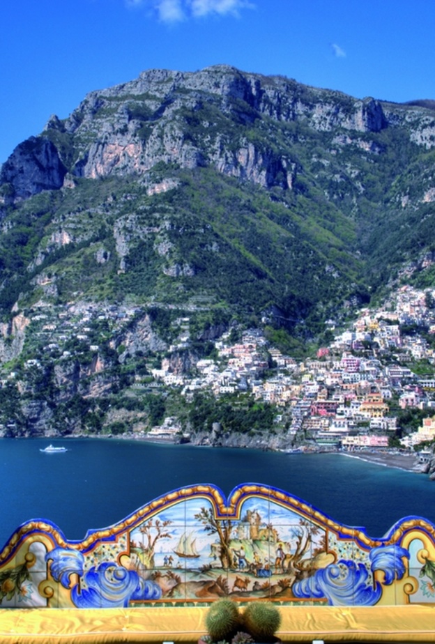 فندق  Il San Pietro – بلدة بوسيتانو، إيطاليا