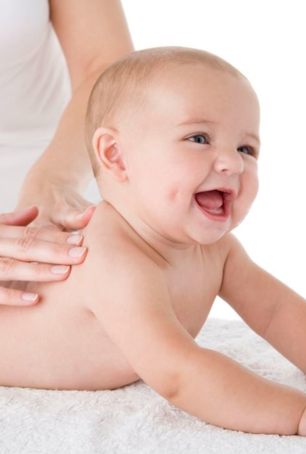 فوائد زيت الزيتون في تدليك الأطفال