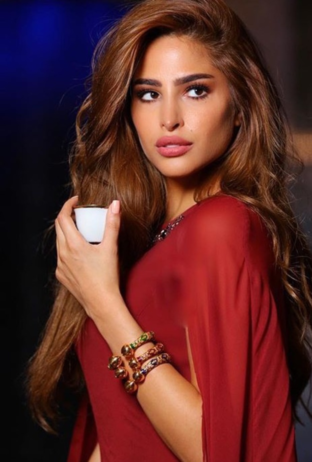 فوز الفهد ترتدي مجوهراتها من مجوهرات الفارس  