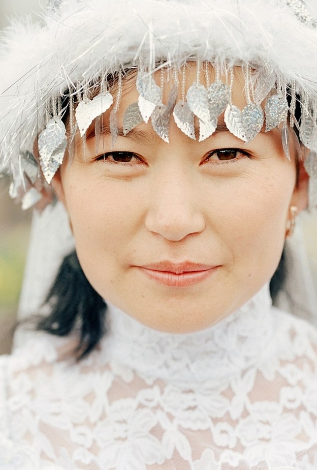 العروس النرويجية يمكنها أن ترتدي في حفلات الزفاف التقليدية الزي التقليدي للنساء النرويجيات والذي يطلق عليه اسم بوناد