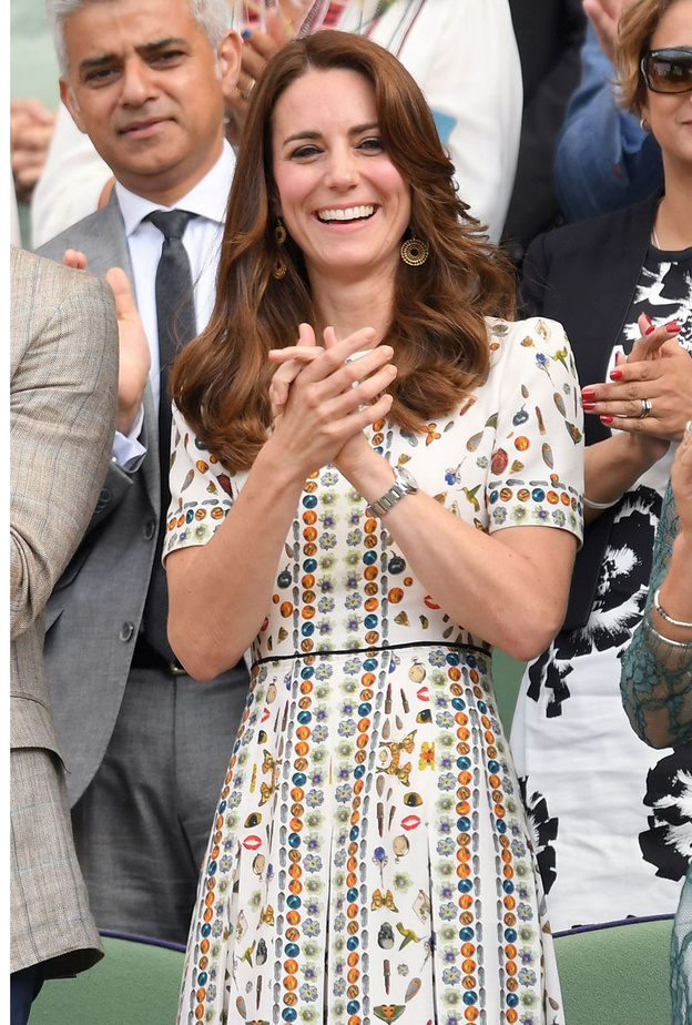 في مبارام للتينس بفستان من ألكسندر ماكوين Alexander McQueen