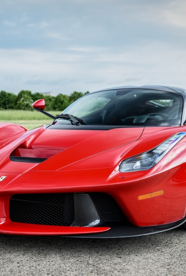فيراري تبدأ تصميم سيارة خارقة