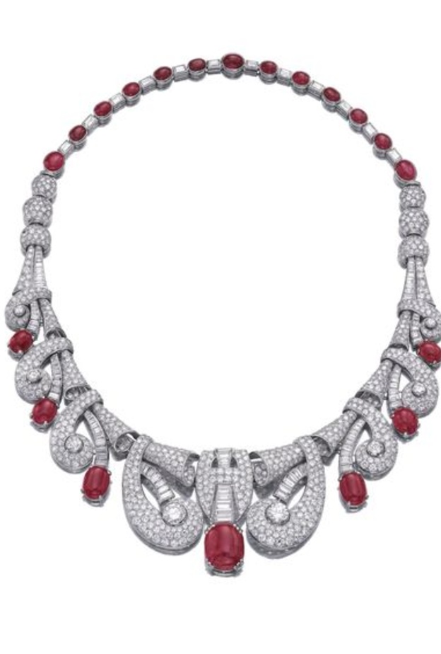 قلادة الملكة نازلي من كارتييه من الذهب الأبيض والماس والياقوت