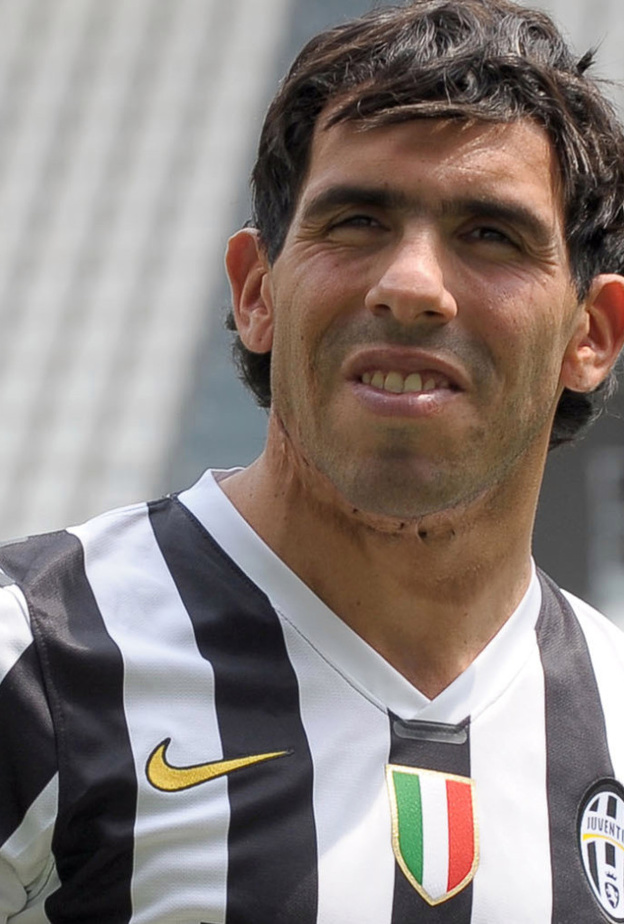 كارلوس تيفيز اللاعب الأغلى عالميا