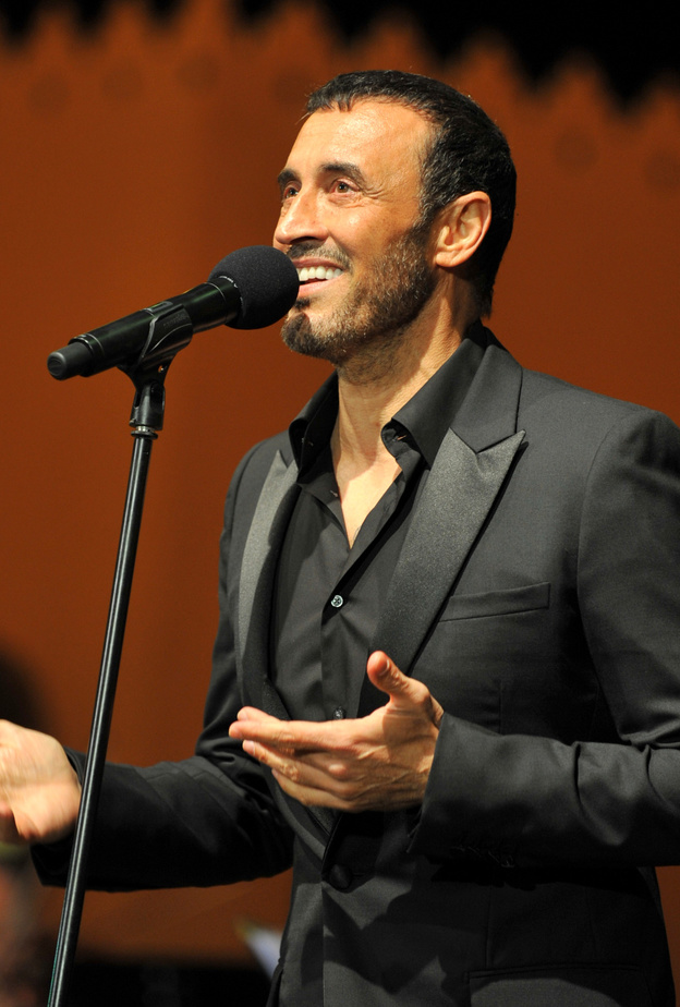 قبلة من وسام وعمر 