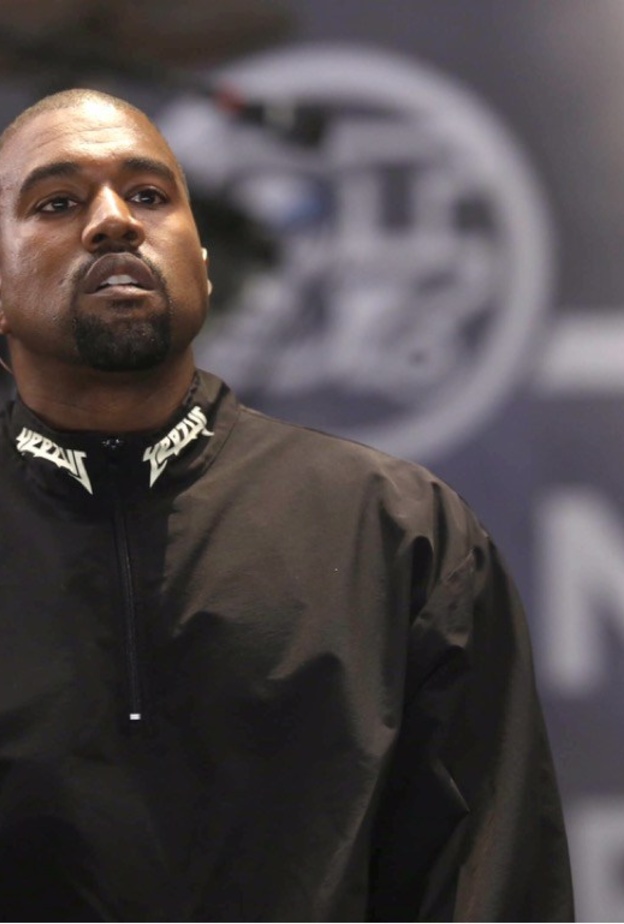 كاني ويست يتفوق على مايكل جاكسون